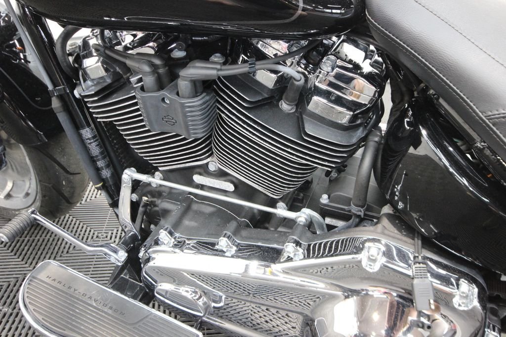 Used 2021 Black Harley-Davidson FLFBS image 16
