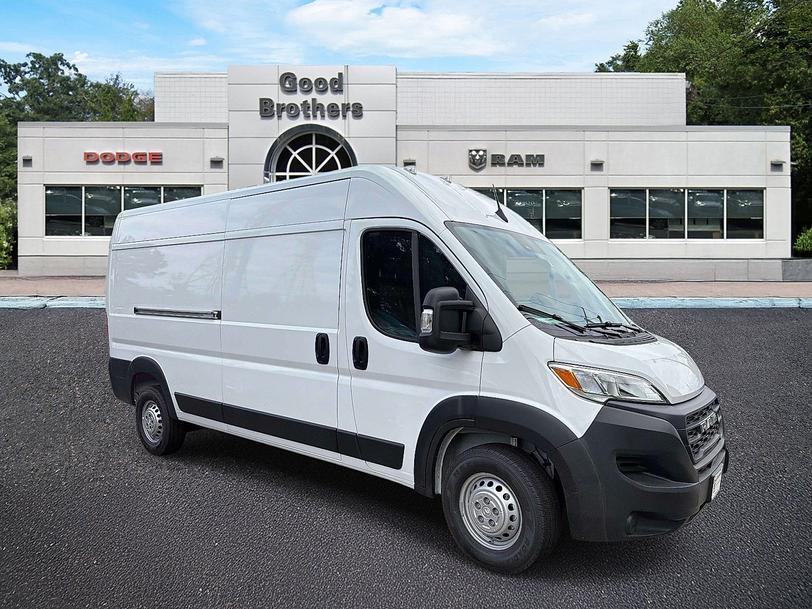 New 2026 Bright White Clear-Coat Exterior Paint RAM Tradesman image 4