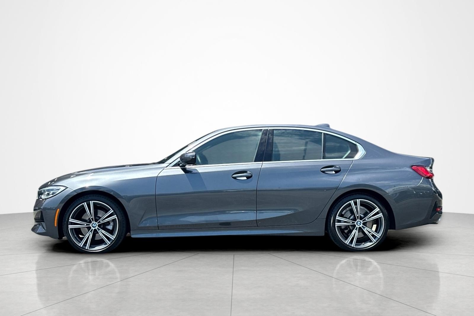 Used 2021 Mineral Gray Metallic BMW 330i image 2