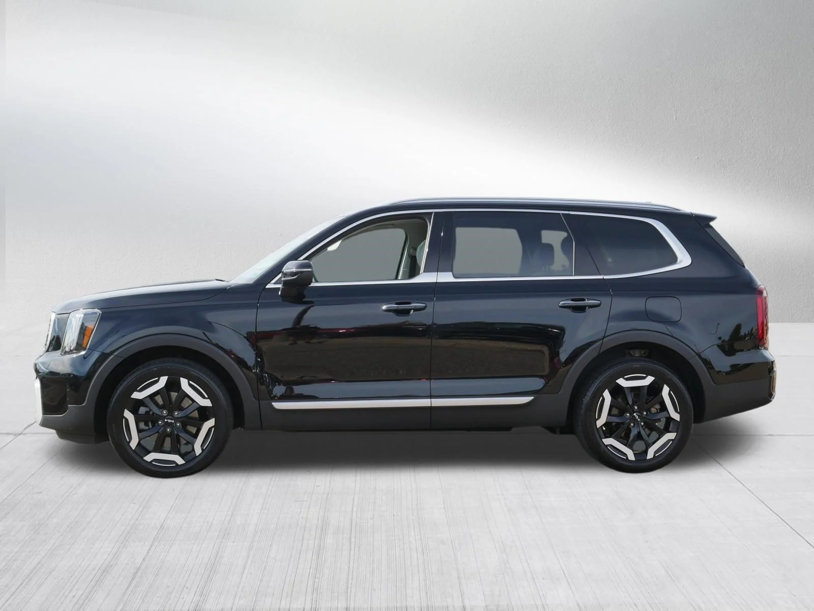 Used 2024 Ebony Black Kia S image 4
