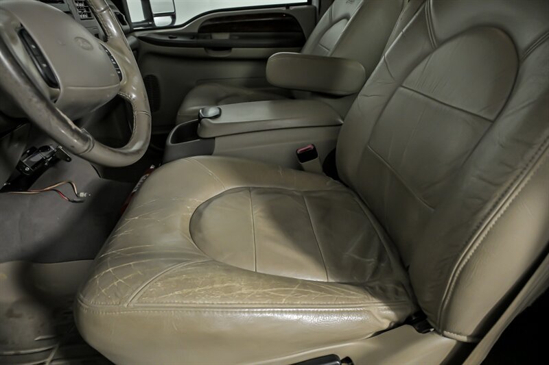 2000 Ford F-350 Super Duty LARIAT - Photo 18