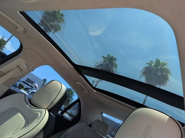 Certified Used 2019 Dark Gray Lincoln Black Label image 19