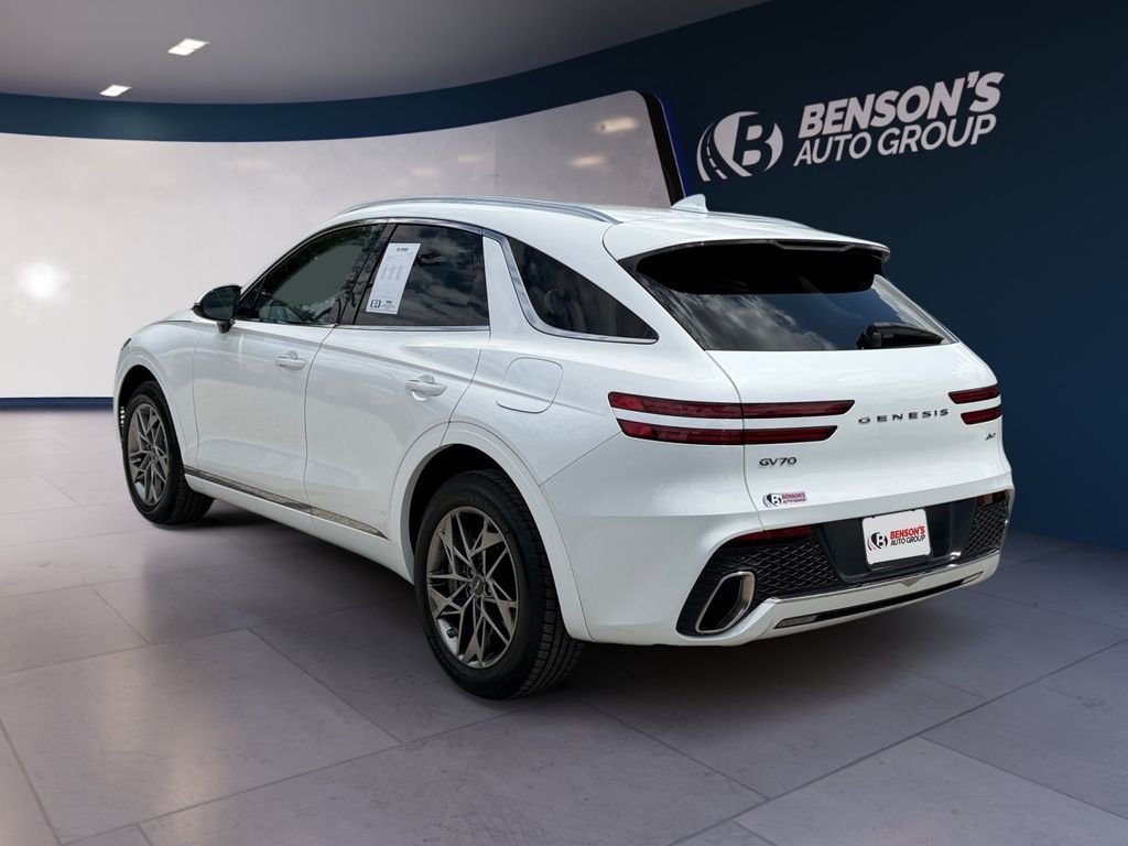 Used 2025 White Genesis 2.5T image 3
