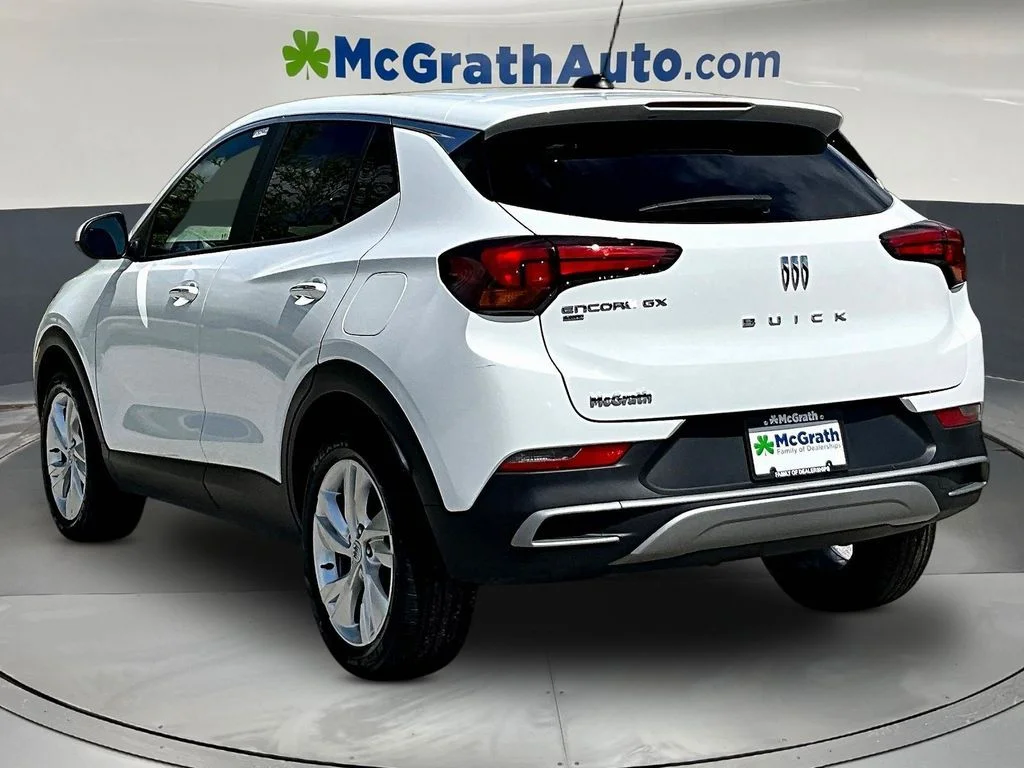 Used 2025 White Buick Preferred image 5