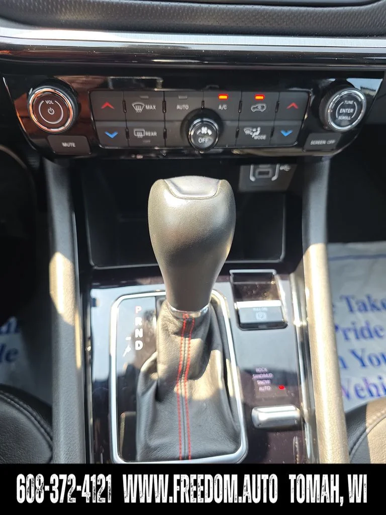 Used 2025 White Jeep Trailhawk image 20