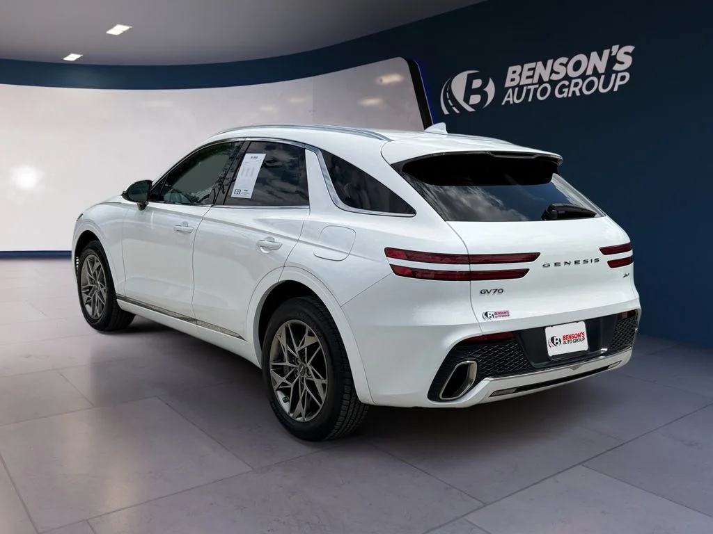 Used 2025 White Genesis 2.5T image 3