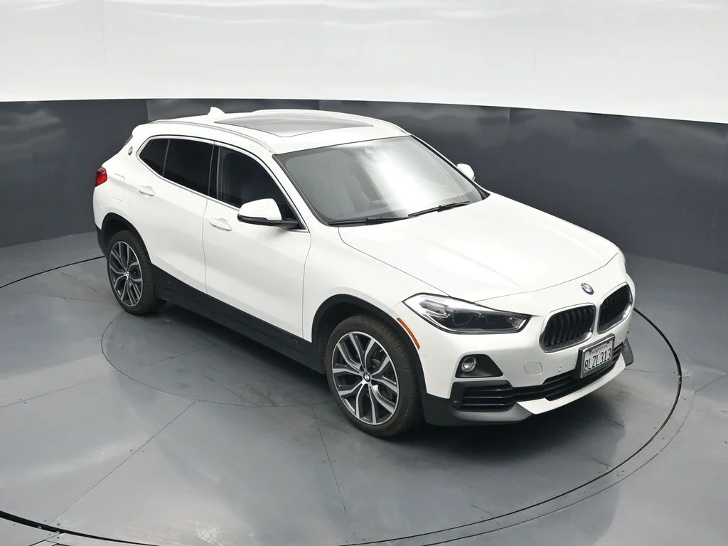Used 2020 White BMW sDrive28i image 42