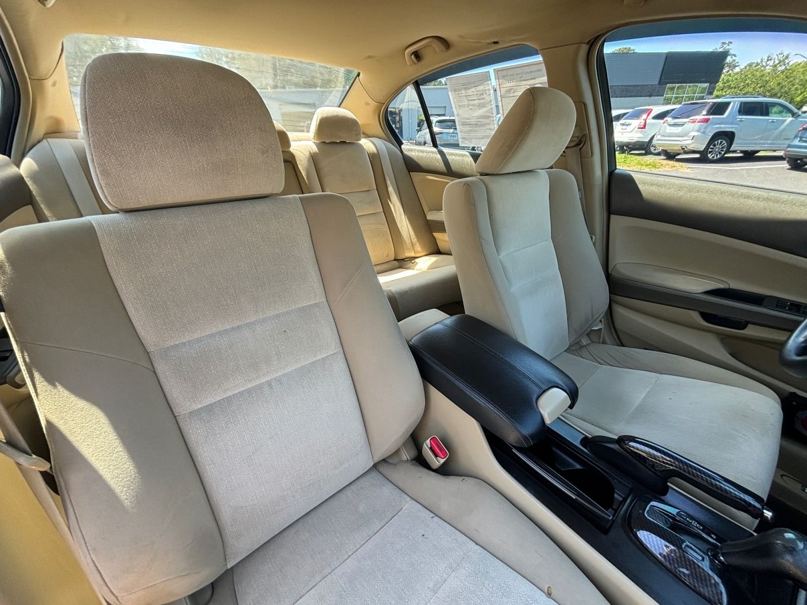 Used 2009 Gold Honda LX image 16
