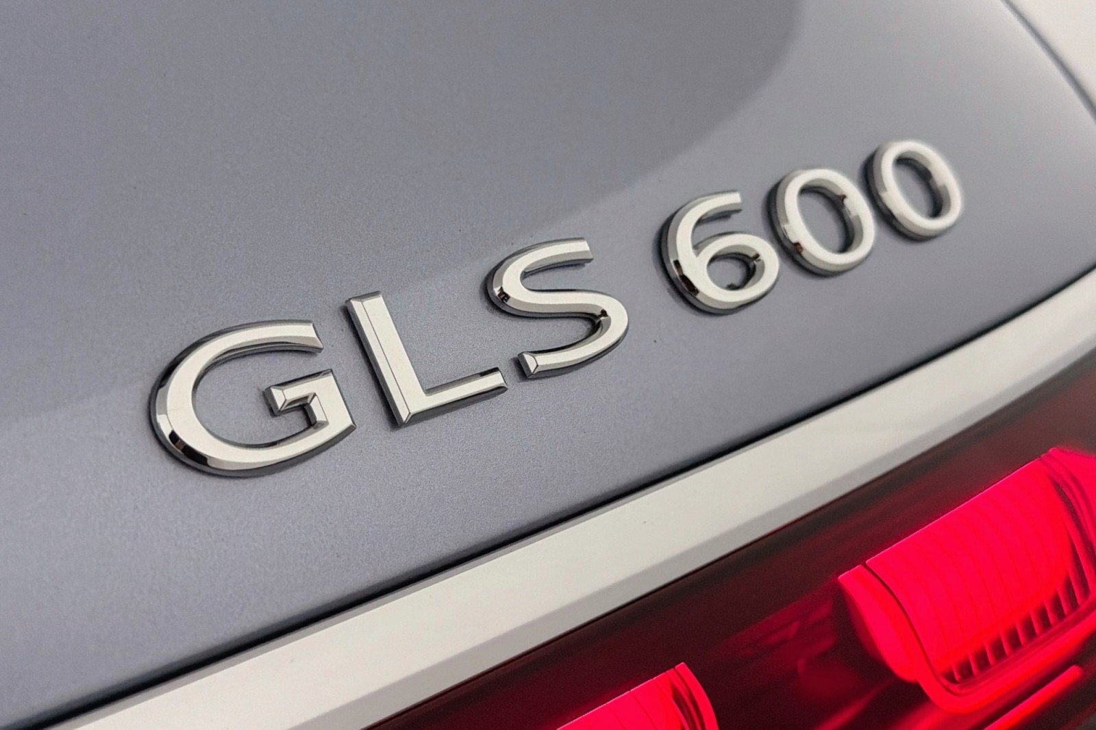 New 2026 MANUFAKTUR Cote d Azur Light Blue Metallic Mercedes-Benz Maybach GLS 600 4MATIC® SUV image 10