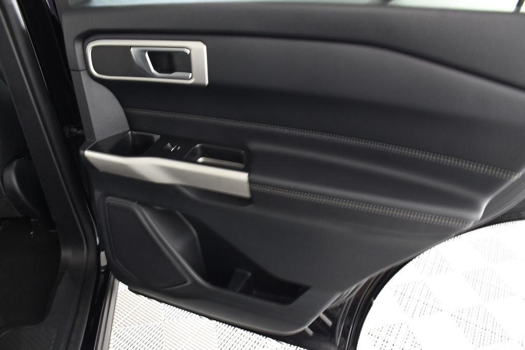 Used 2020 Agate Black Metallic Ford XLT image 21
