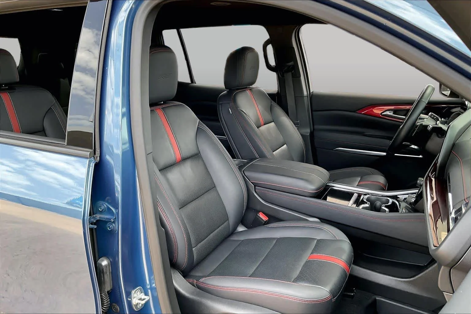 Used 2025 Lakeshore Blue Metallic Chevrolet RS image 8