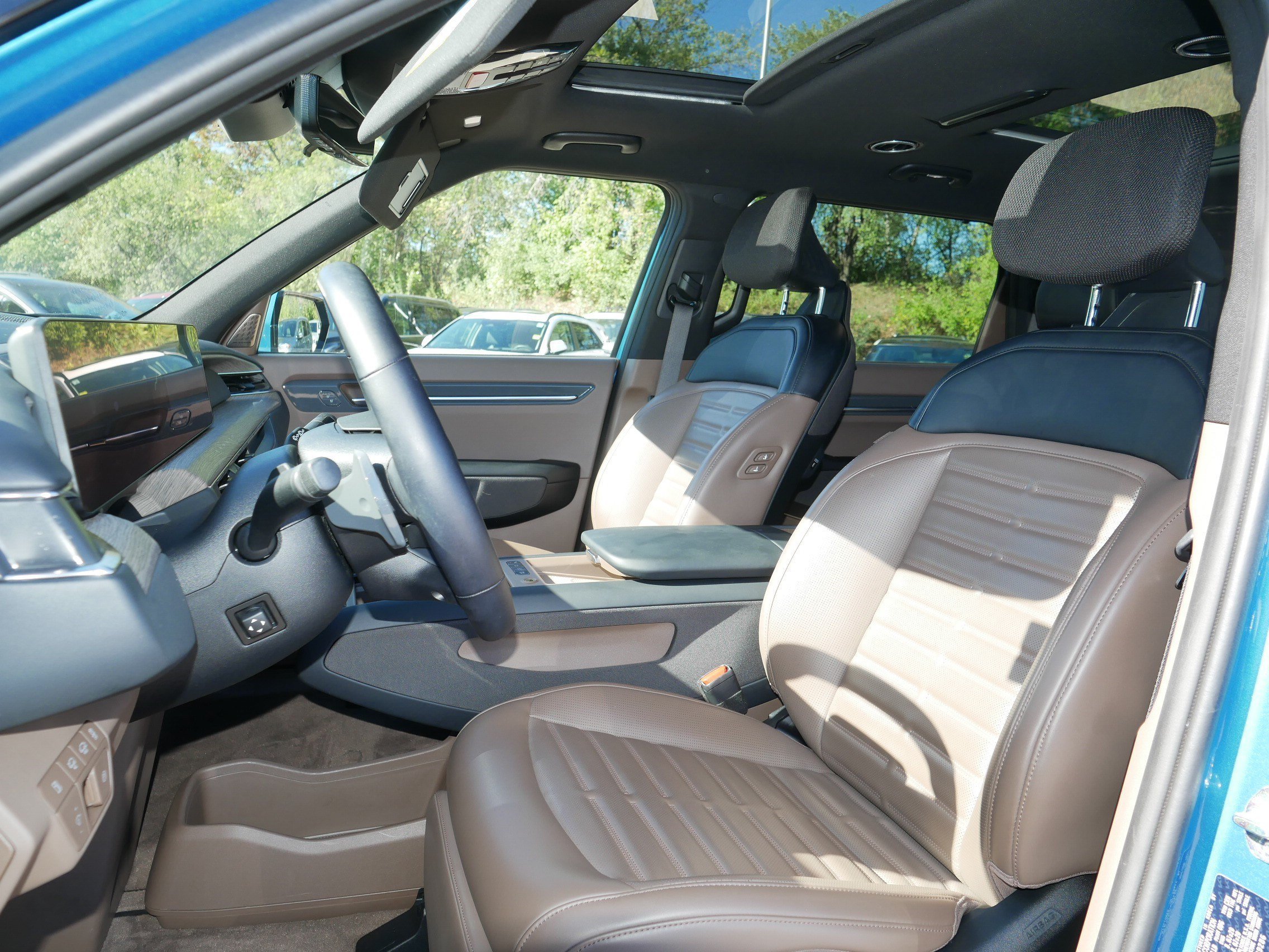 Certified Used 2024 Ocean Blue Kia Land image 34