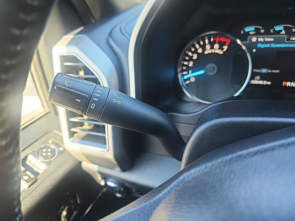 Used 2020 Agate Black Metallic Ford LARIAT image 19