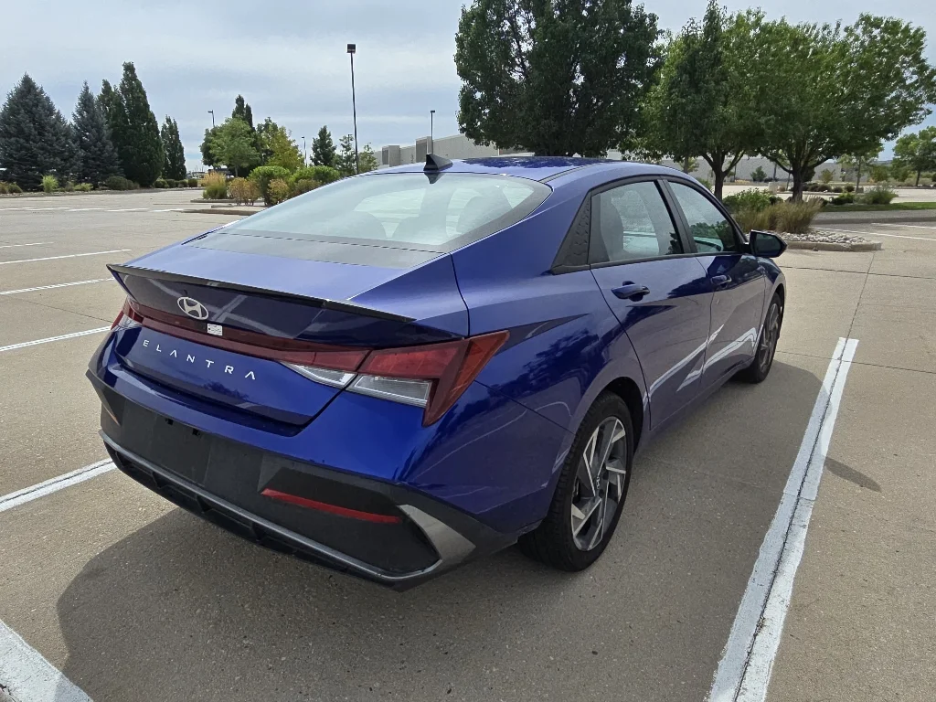 Used 2025 Intense Blue Hyundai SEL Sport image 6