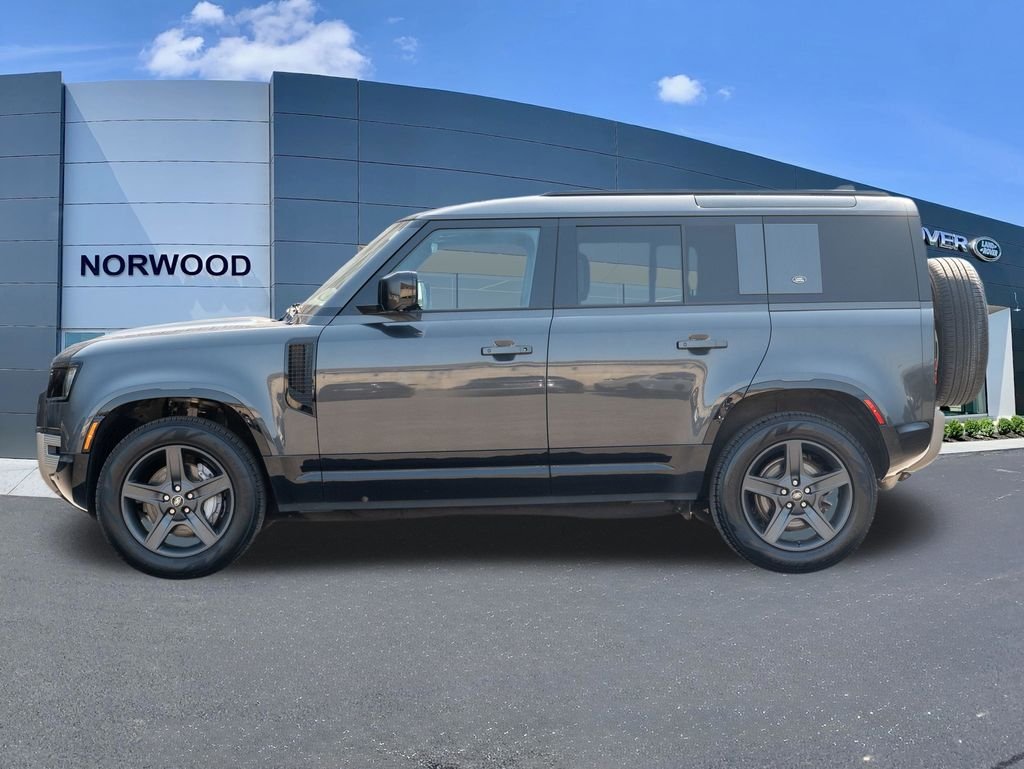Certified Used 2022 Gray Land Rover X-Dynamic SE image 7