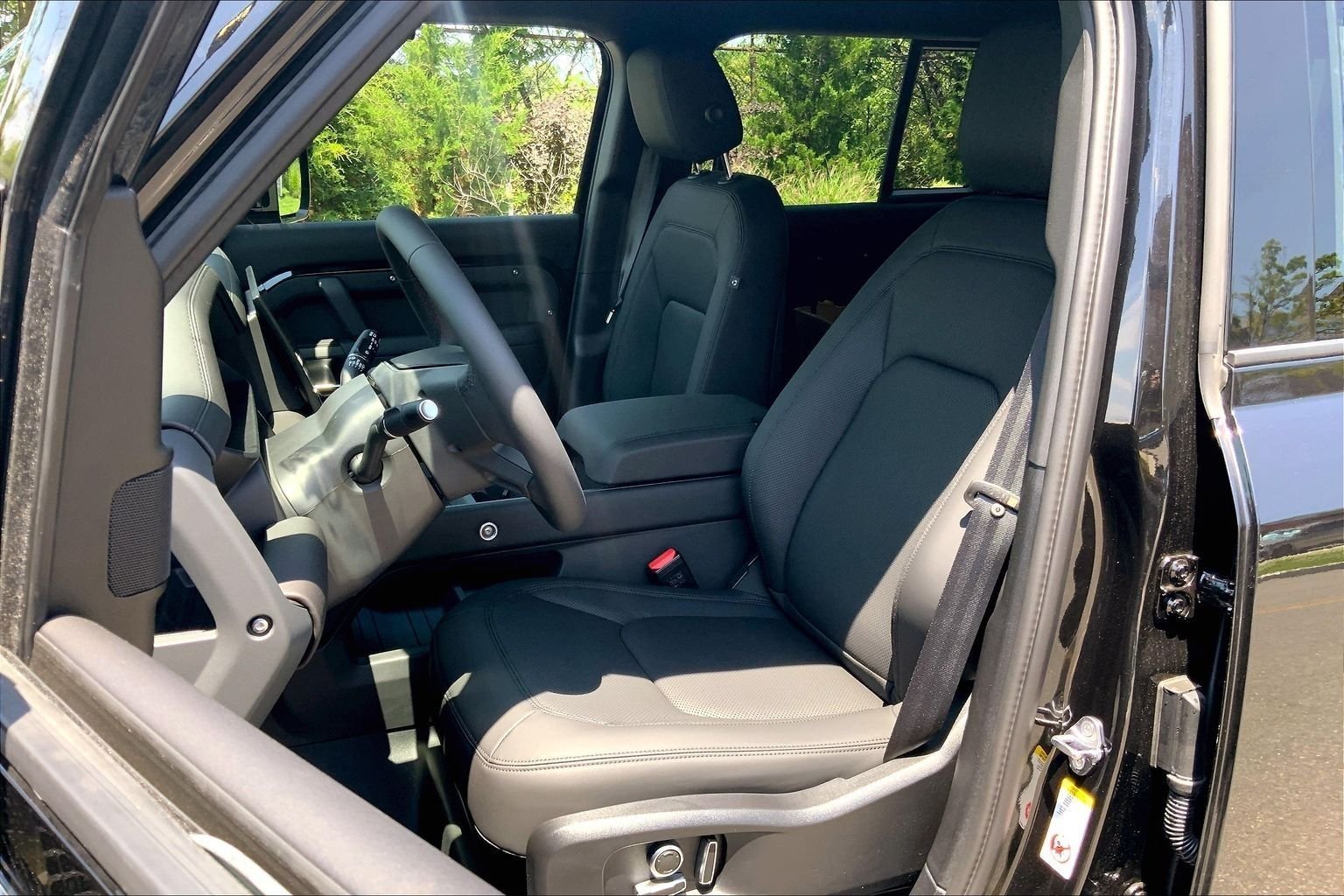 New 2026 Santorini Black LAND ROVER S image 9
