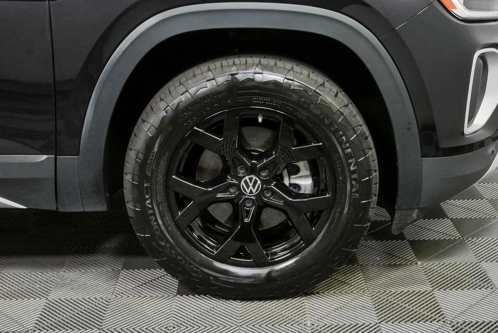 Certified Used 2025 Deep Black Pearl Volkswagen 2.0T Peak Edition image 39