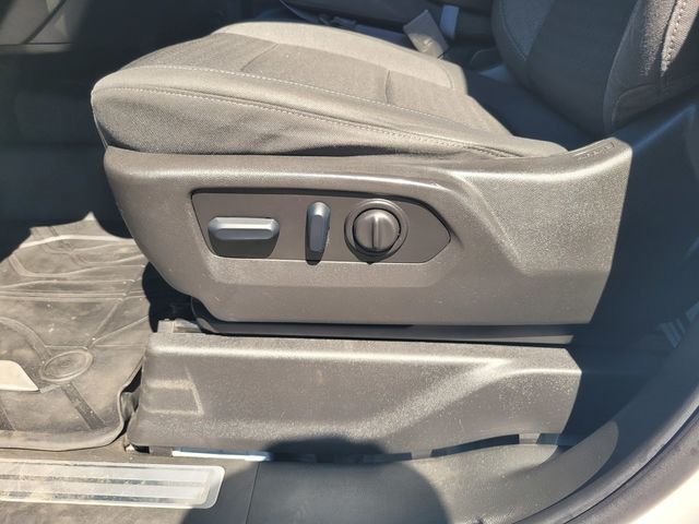 Used 2022 White Chevrolet LT image 13