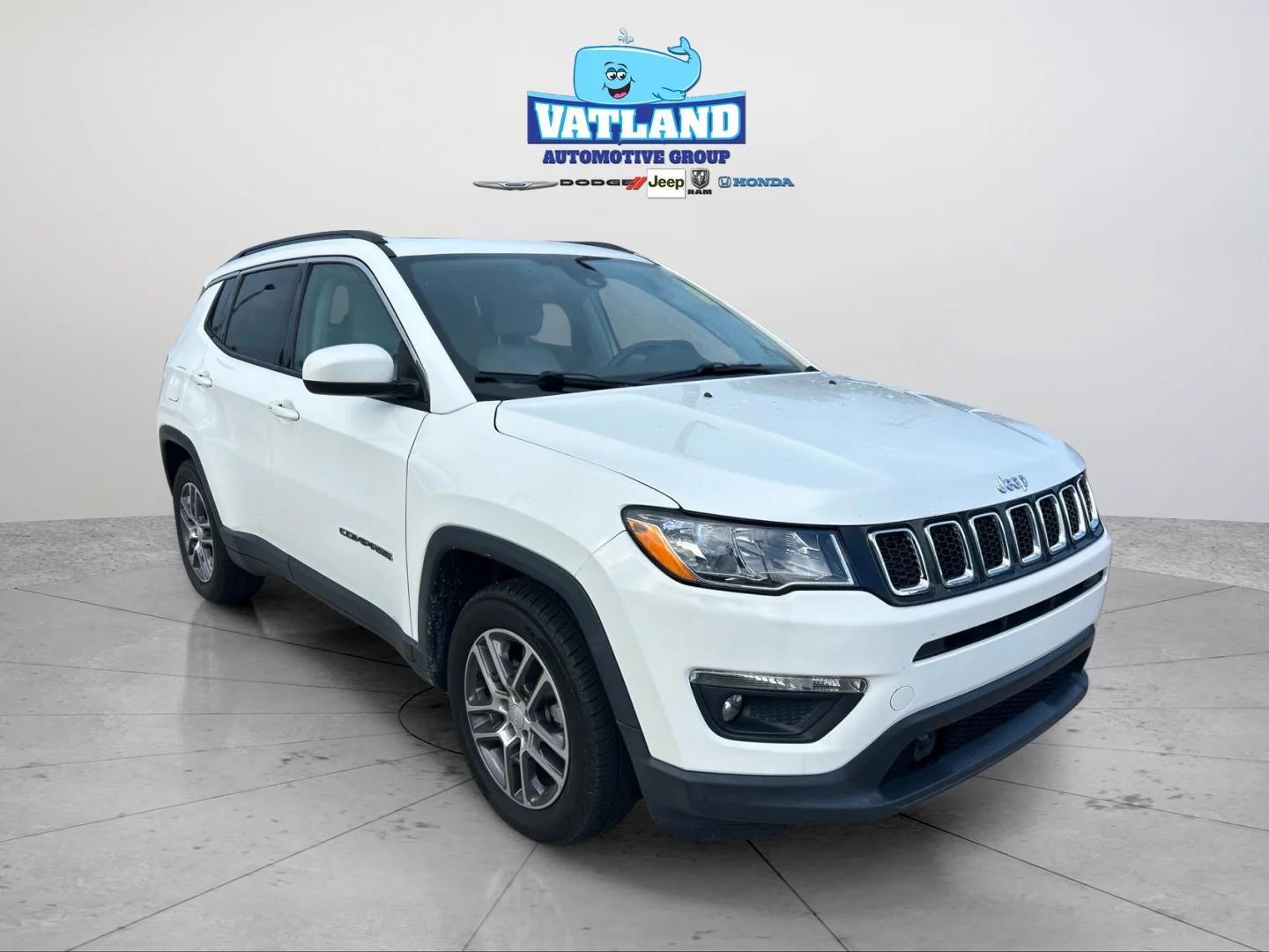 Used 2020 White Clearcoat Jeep Latitude image 7