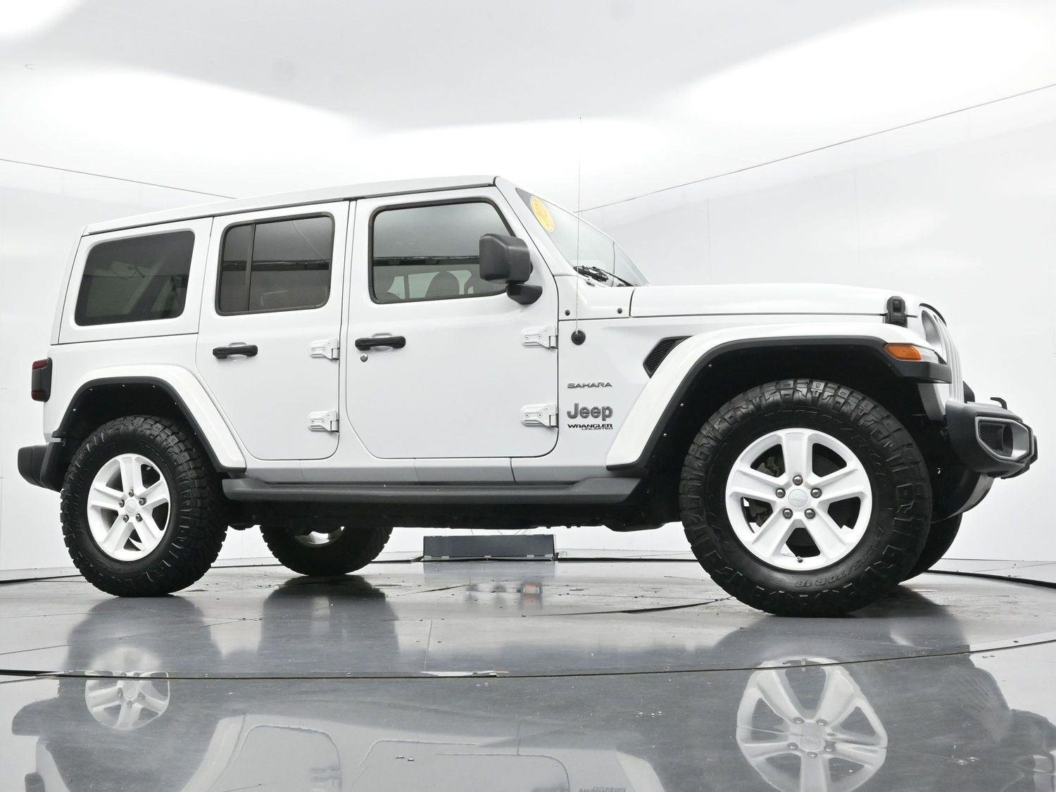 Used 2022 Bright White Clearcoat Jeep Unlimited Sahara image 46