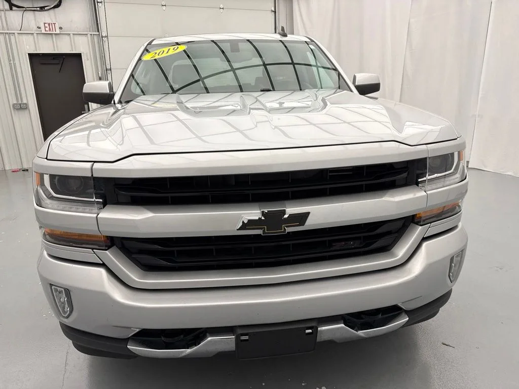 Used 2019 Silver Chevrolet LT image 2