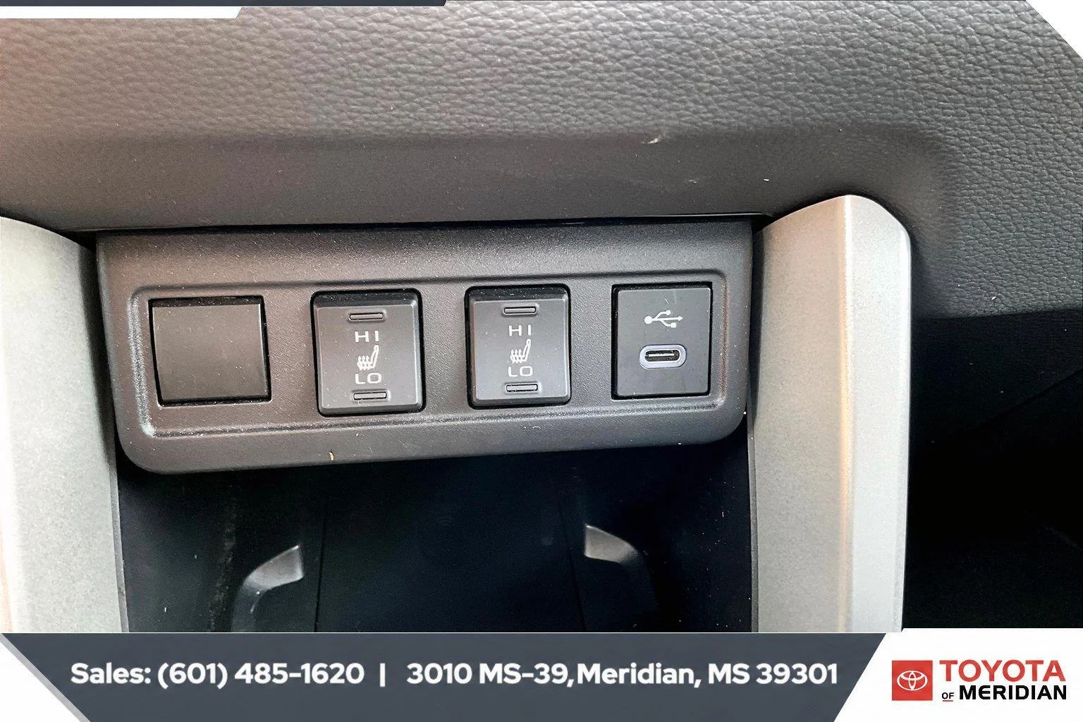 Used 2025 Jet Black Toyota XLE image 23