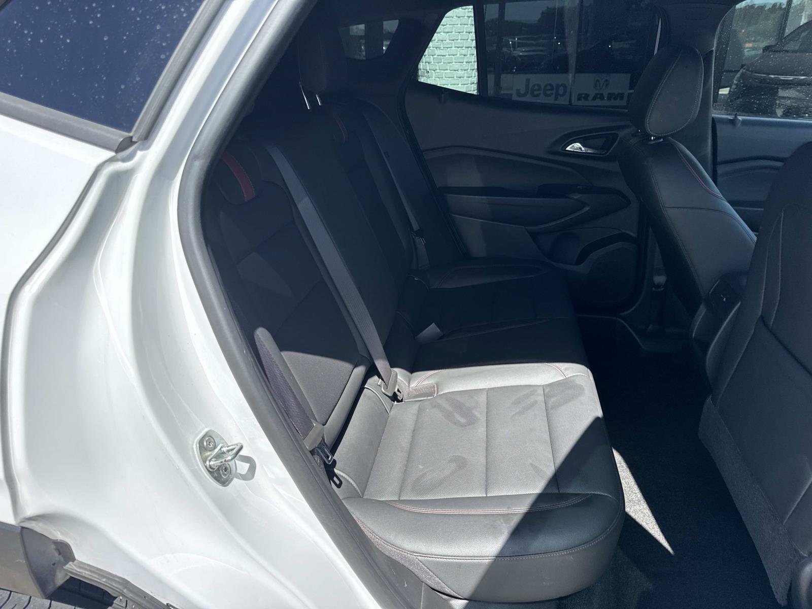 Used 2024 Summit White Chevrolet 2RS image 9