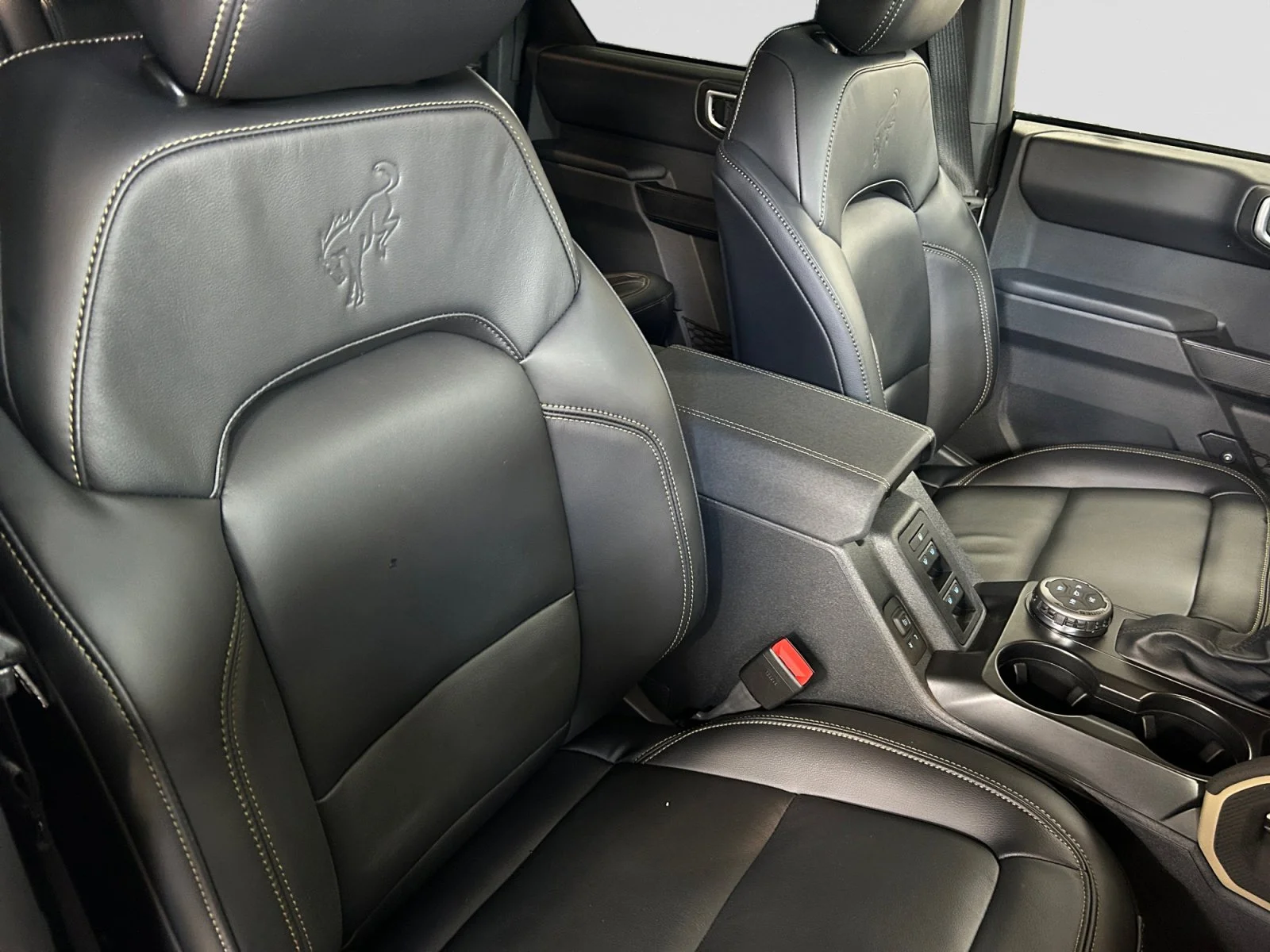 New 2026 Avalanche Grey Ford Badlands image 11