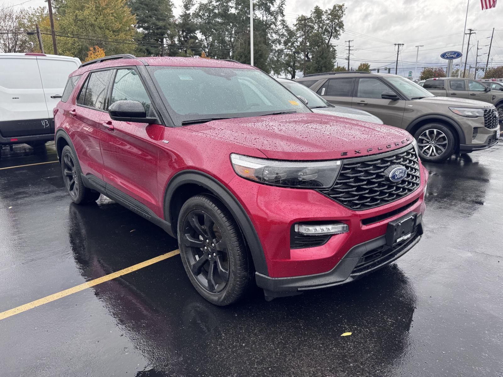 Used 2023 Rapid Red Metallic Tinted Clearcoat Ford ST-Line image 3