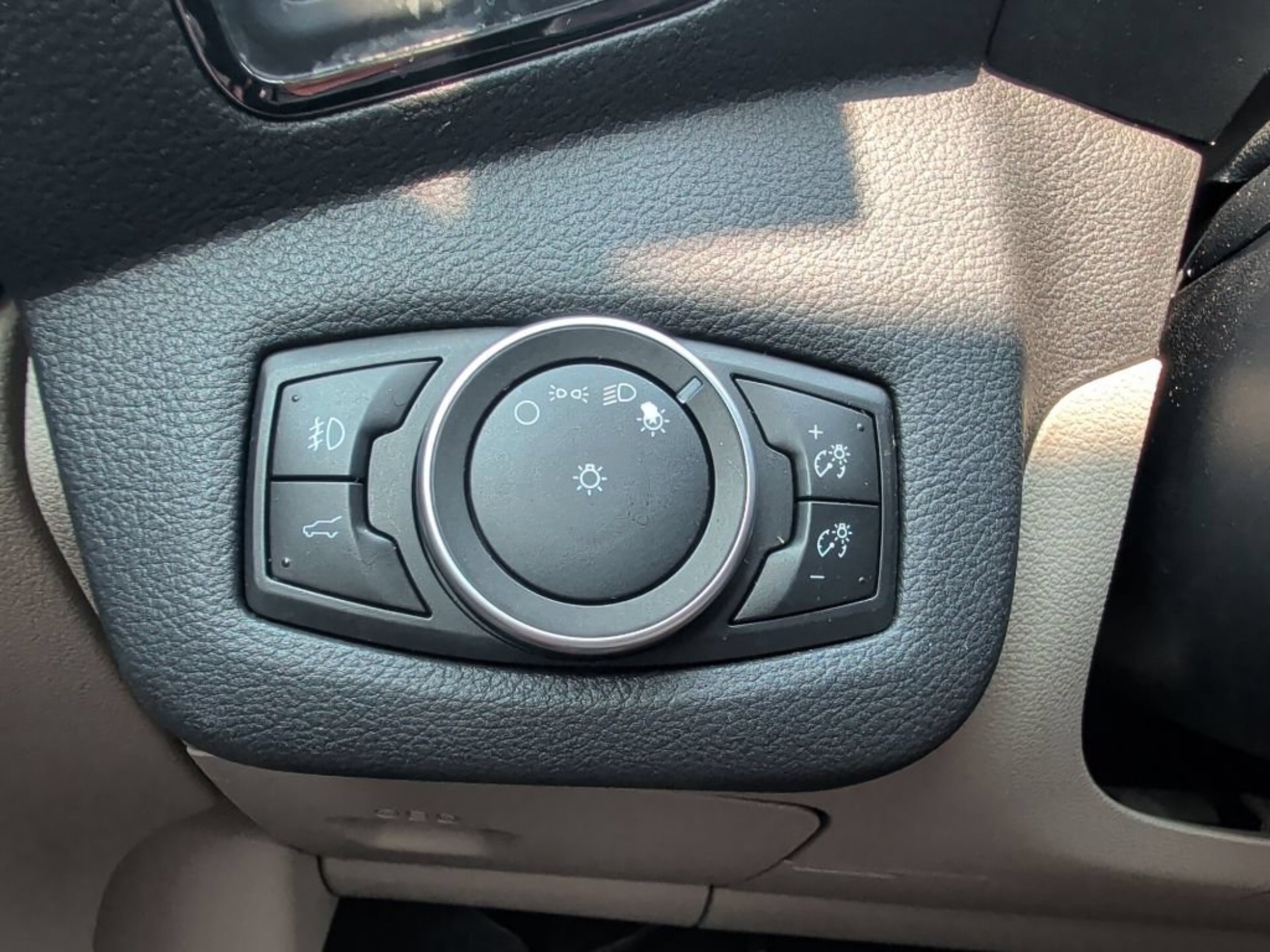 Used 2018 Blue Metallic Ford SEL image 28