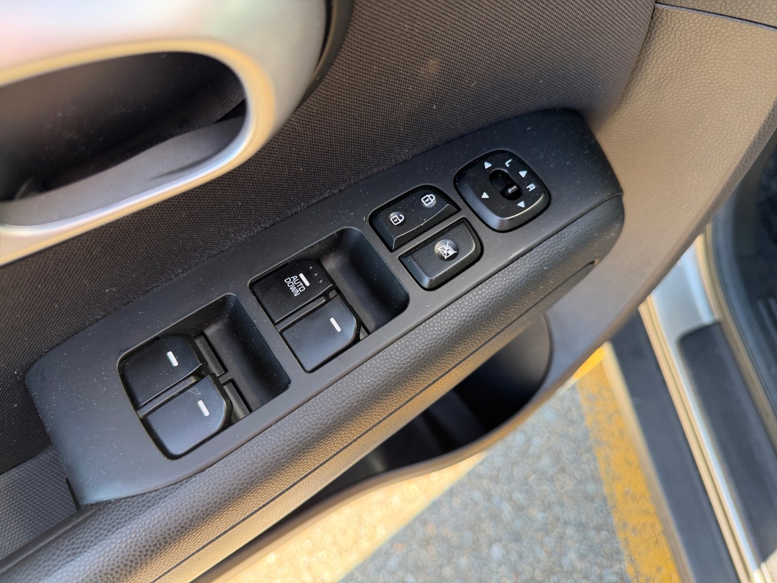 Used 2015 Titanium Gray Kia Base image 25