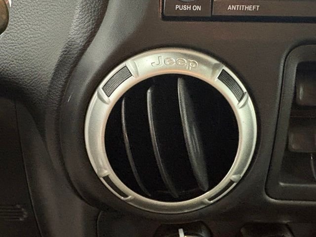 Used 2016 Gray Jeep Unlimited Sahara image 23