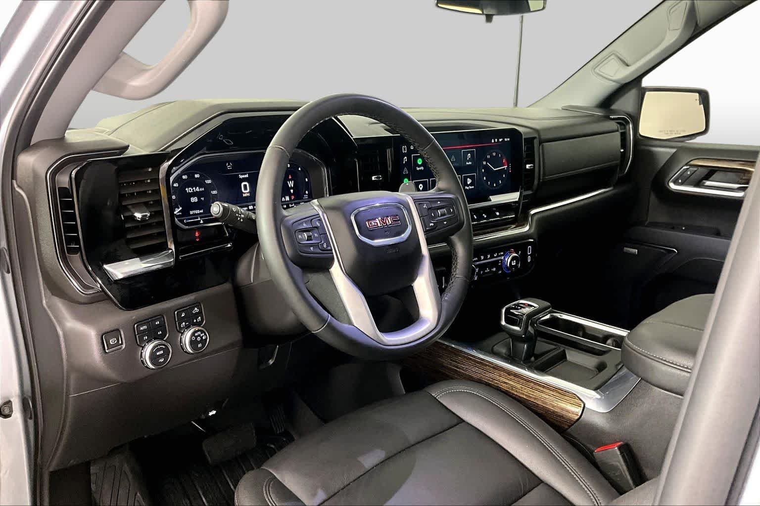 Used 2024 Sterling Metallic GMC Elevation image 17