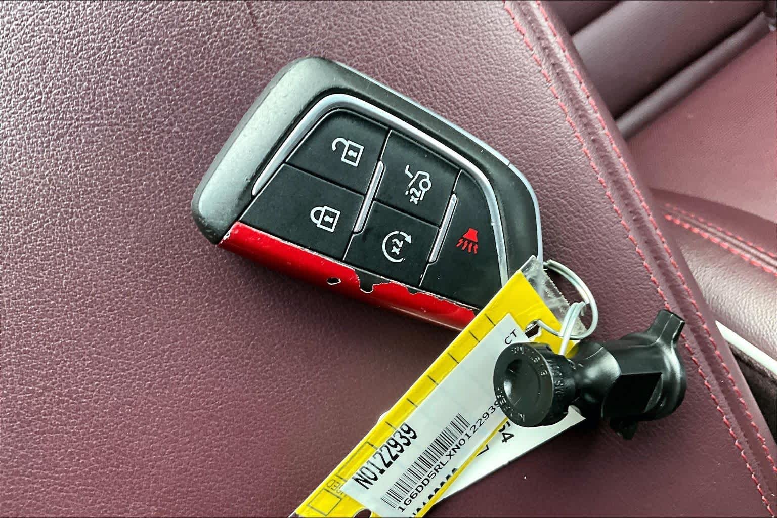 Used 2022 Infrared Tintcoat Cadillac  image 15