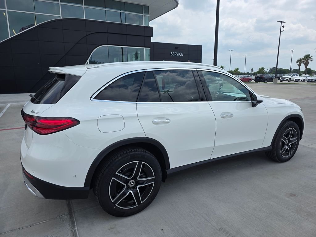 New 2026 Polar White Mercedes-Benz GLC 300 image 8