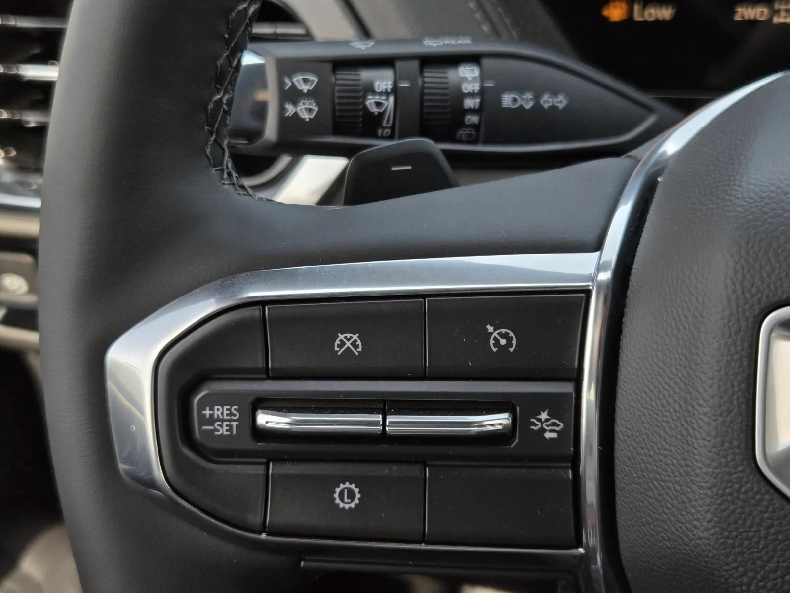 2026 GMC Yukon XL Denali - Photo 14