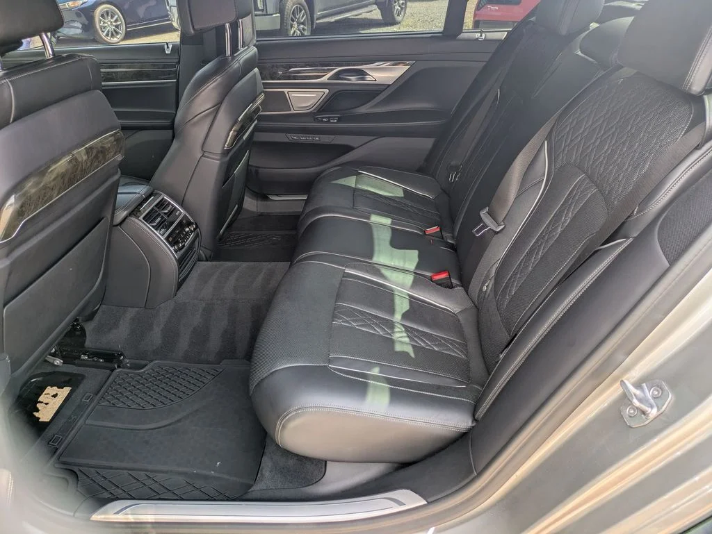 Used 2020 Gray BMW 750i xDrive image 20
