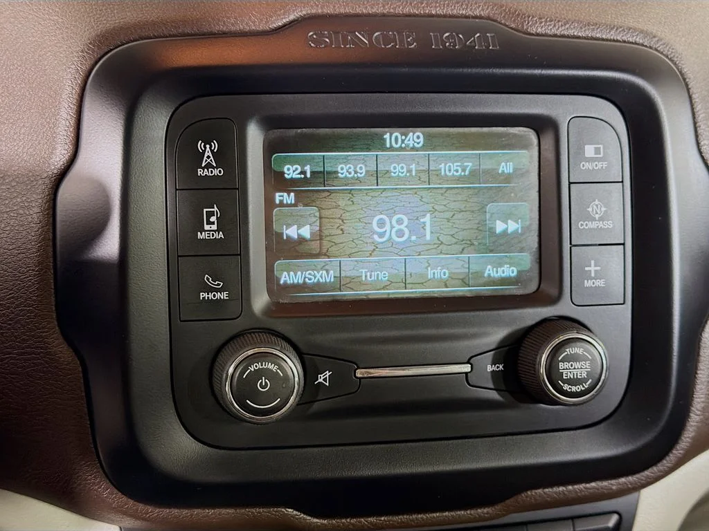 Used 2015 Orange Jeep Latitude image 15