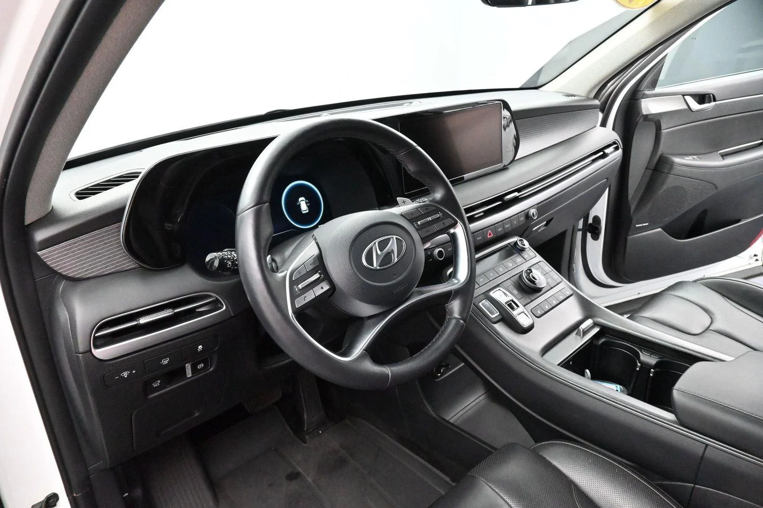 Used 2023 Hyper White Hyundai Limited image 18