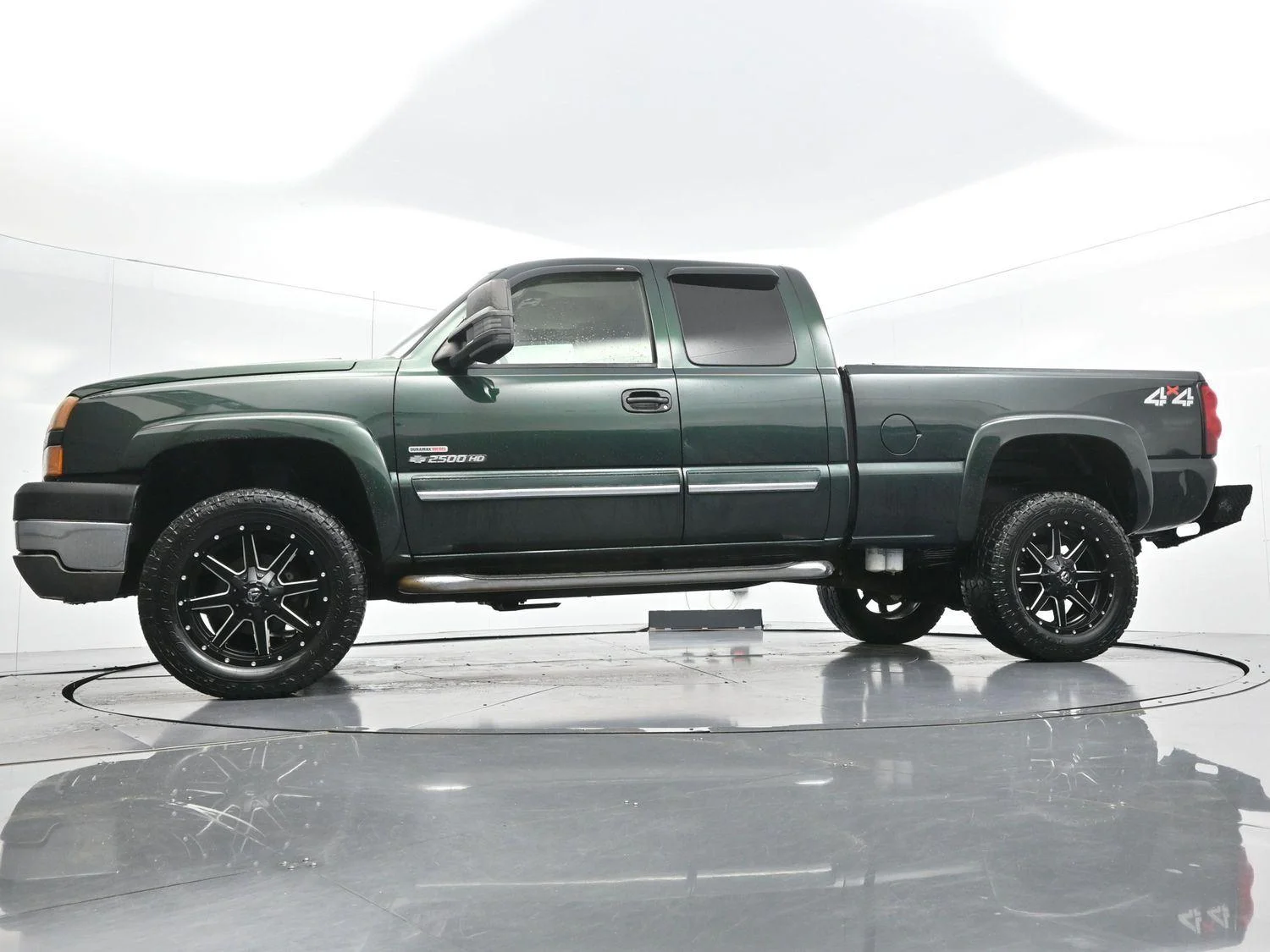 Used 2005 Dark Green Metallic Chevrolet LS image 37