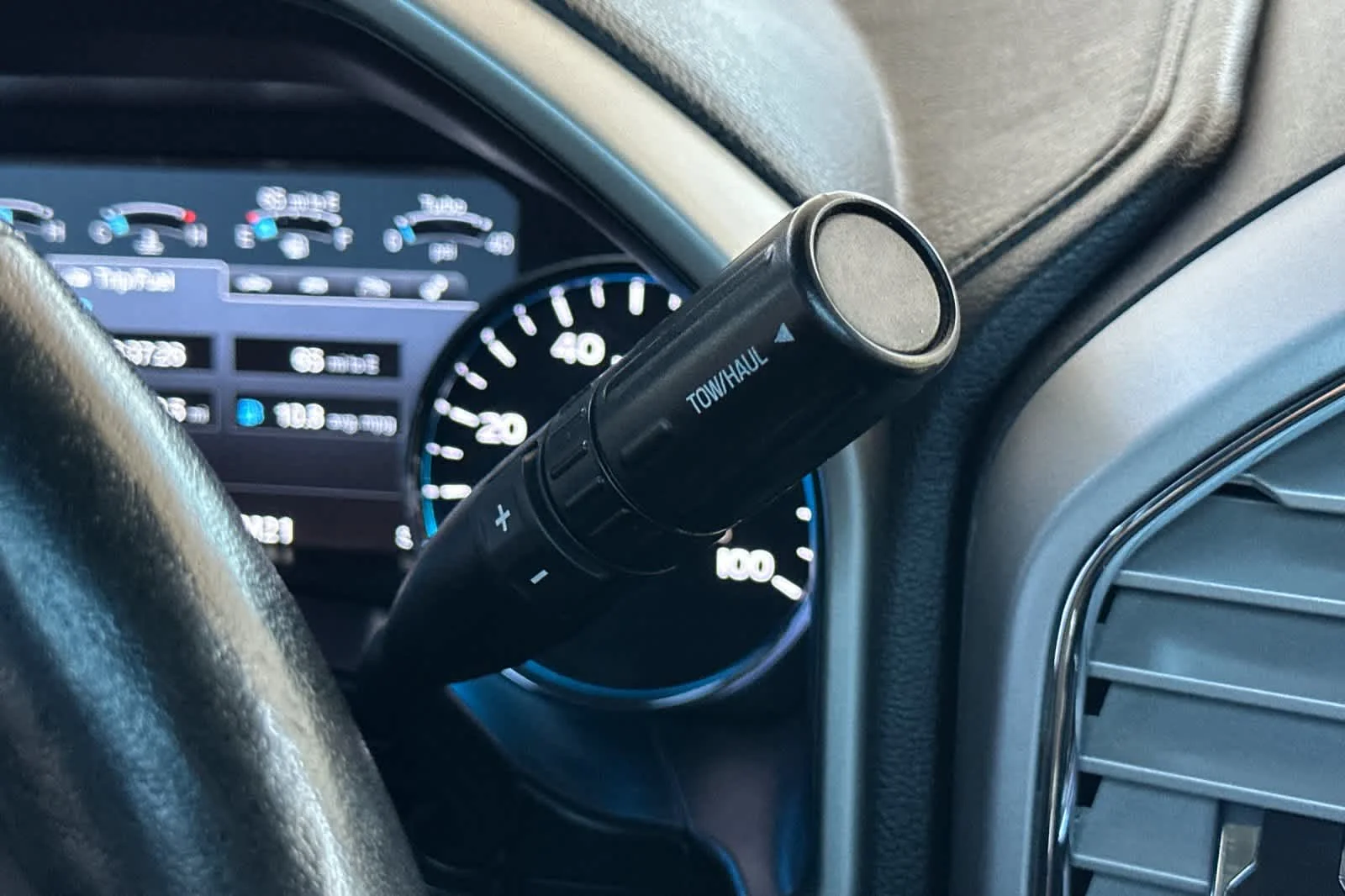 Used 2017 Ingot Silver Metallic Ford Lariat image 21