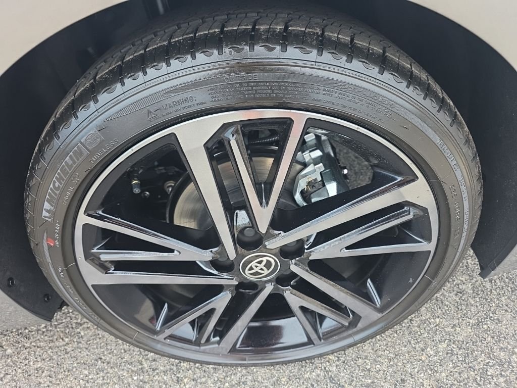 New 2026 Heavy Metal with Midnight Black Metallic roof Toyota XSE image 8