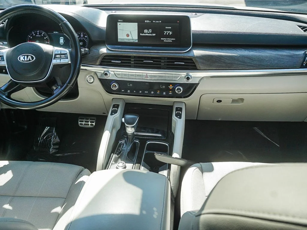 Used 2021 White Kia SX image 14