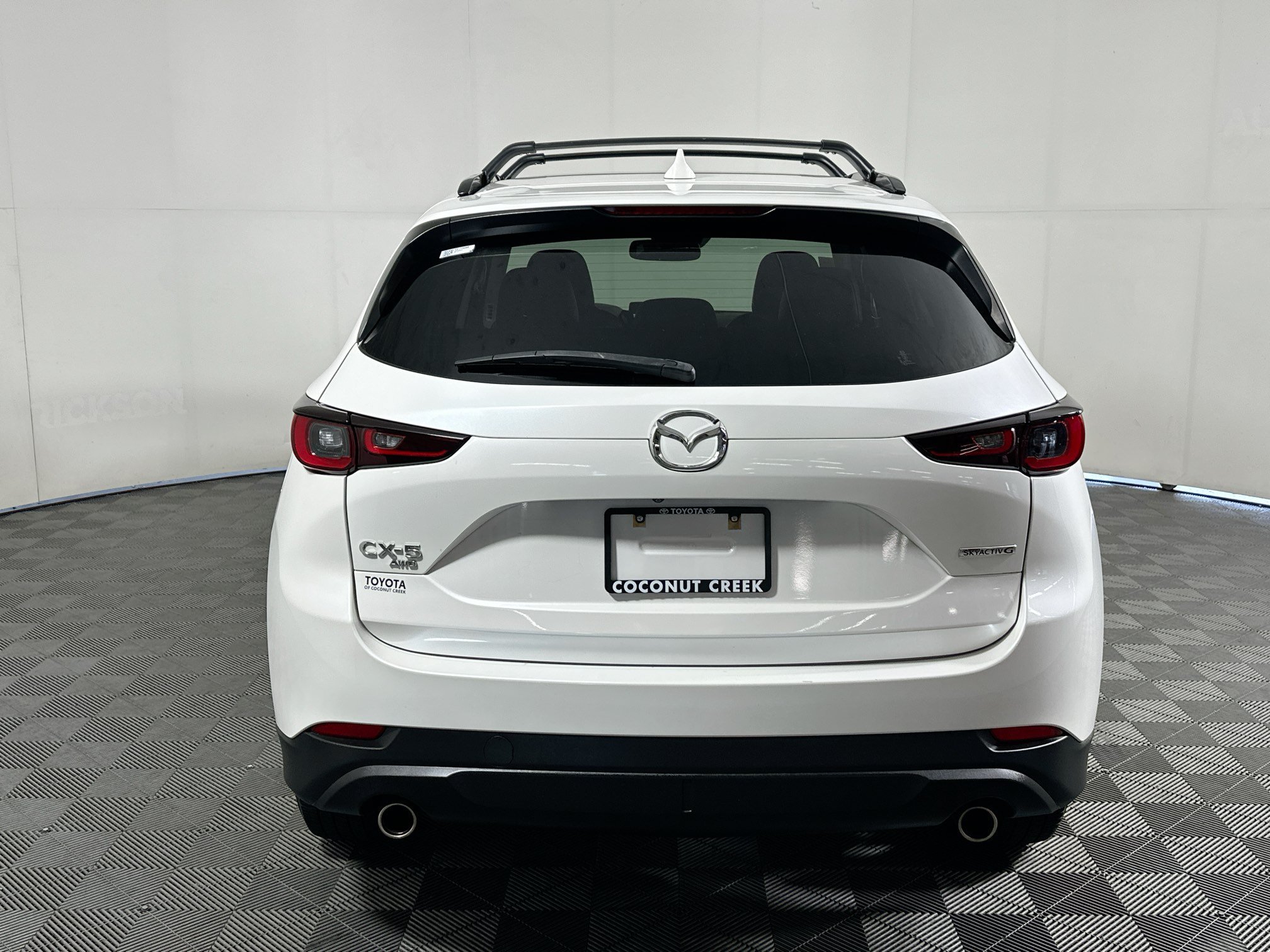 Used 2022 Snowflake White Pearl Mica Mazda 2.5 S Preferred Package image 4