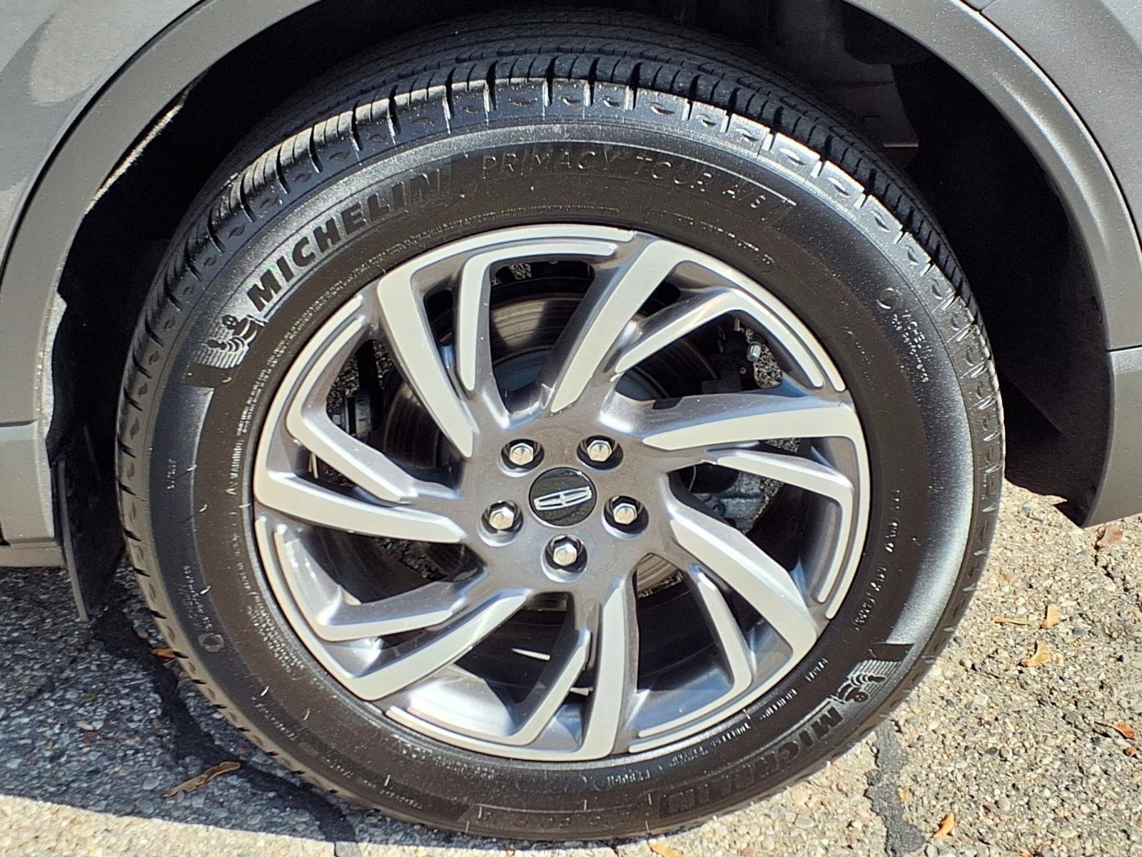 Used 2024 Metallic Lincoln Premiere image 28