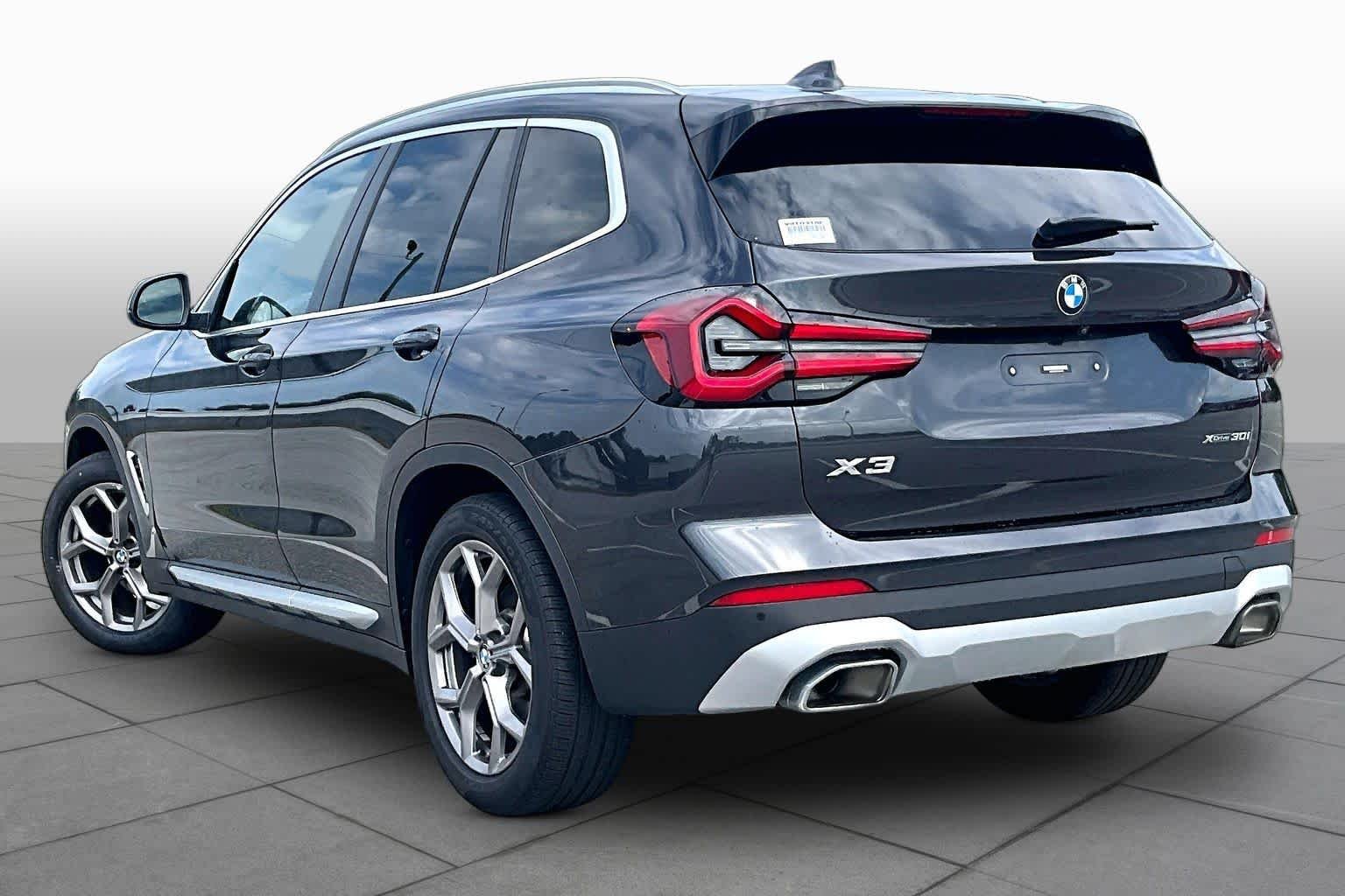 Used 2023 Dark Graphite Metallic BMW xDrive30i image 12