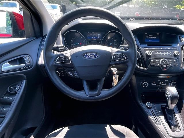 Used 2015 Red Ford SE image 5