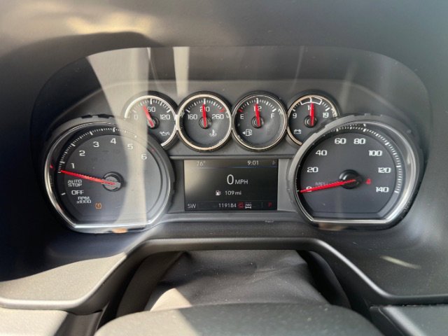 Used 2021 Midnight Blue Metallic Chevrolet Z71 image 22