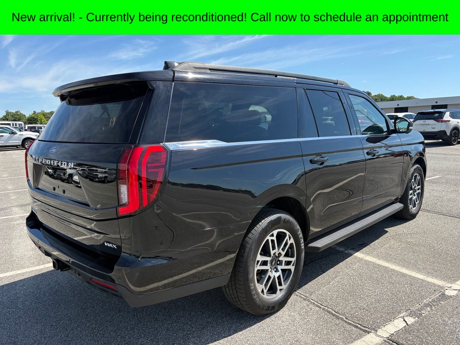 Used 2025 Black Metallic Ford Active image 3