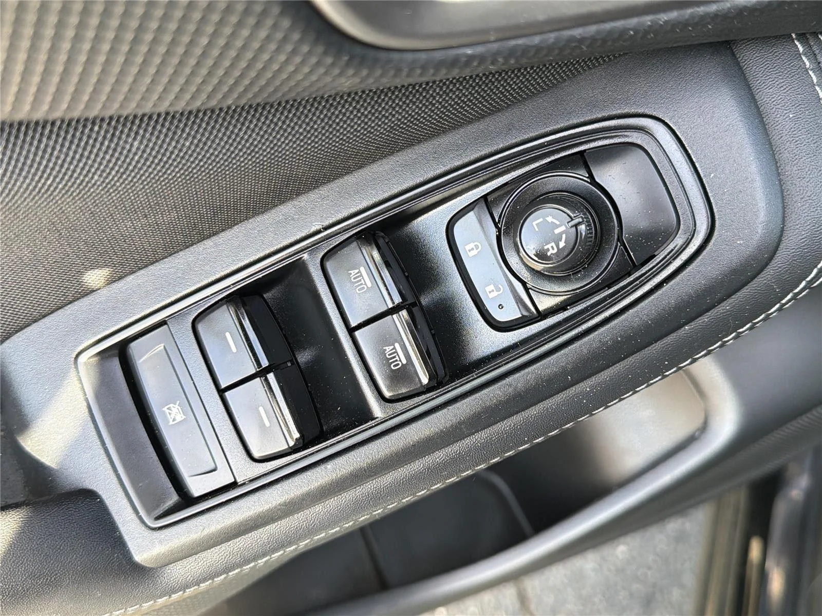 Used 2022  SUBARU 2.5IPREM image 26